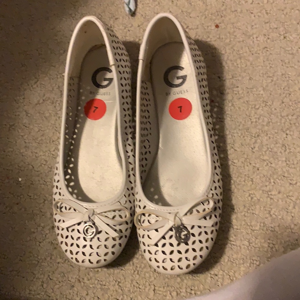 White Guess flats size 7 good condition